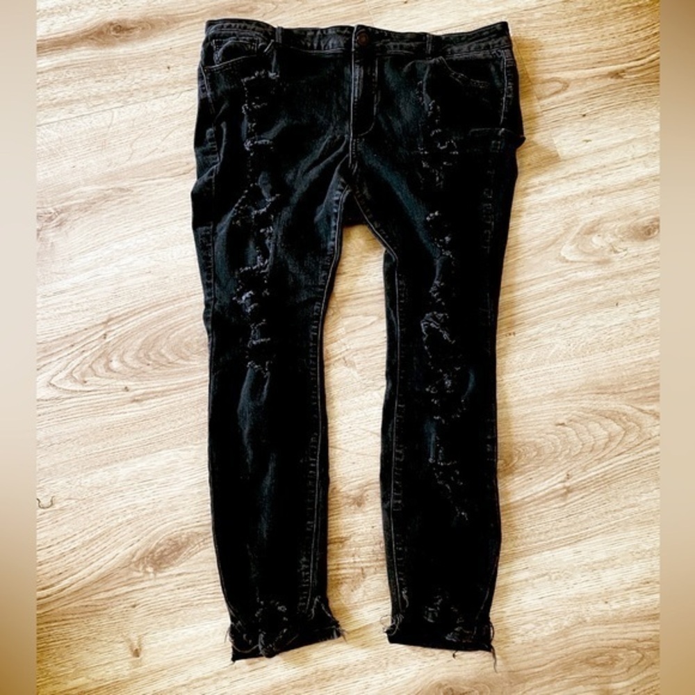 FTF Fashion To Figure Distressed Stretch Jeans Size 20 - Picture 2 of 7